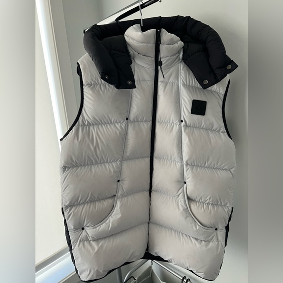 Moose Knuckles - flightweight Bushwick Vest - Picture 10 of 14